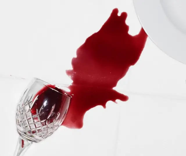 Comment enlever une tache de vin ?
