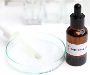 Qu'est-ce que l'acide rétinoïque et à quoi sert-il ?