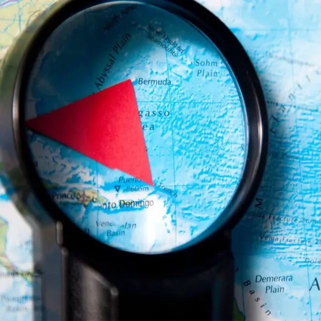 Théories du Triangle des Bermudes