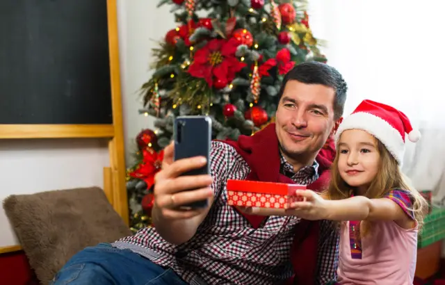 Sorprende a papá esta Navidad con estos regalos inolvidables