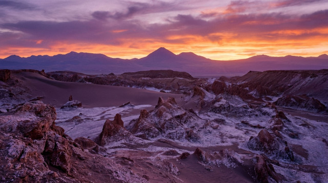 Qué ver en San Pedro de Atacama: guía de lagunas altiplánicas, géiseres y el Valle de la Luna