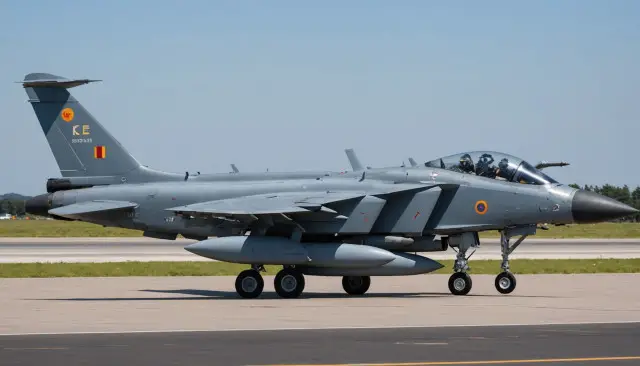 FIDAE 2026: Exhibiciones aéreas y nuevas tecnologías de seguridad marcan la jornada para el público general